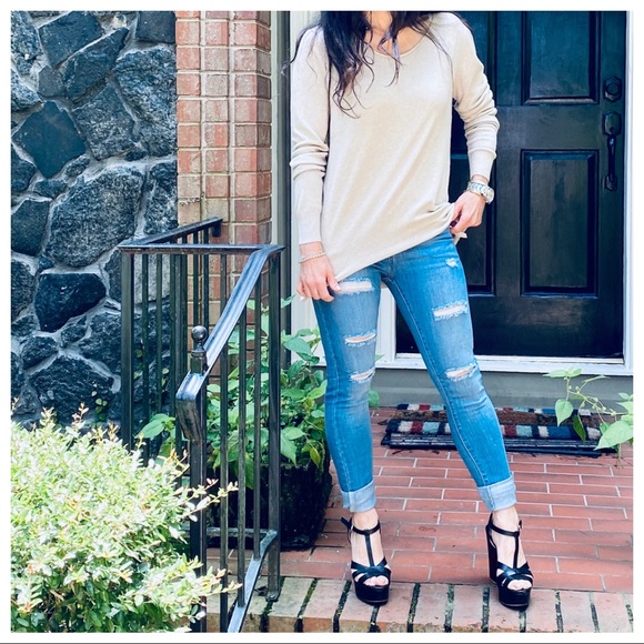 Slightly distressed skinny great fitting jeans - Picture 4 of 12